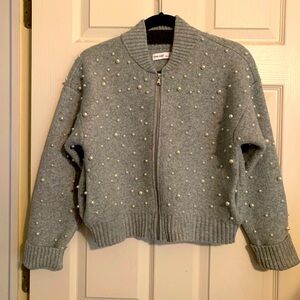 Nine West NWOT Gray Pearl Embellished zipper & pockets Cardigan 🥰